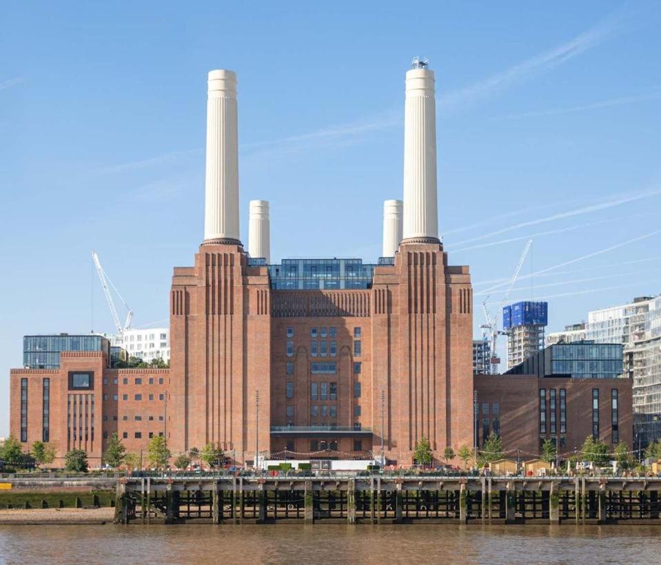 Battersea Power Station Apartment London Exterior photo