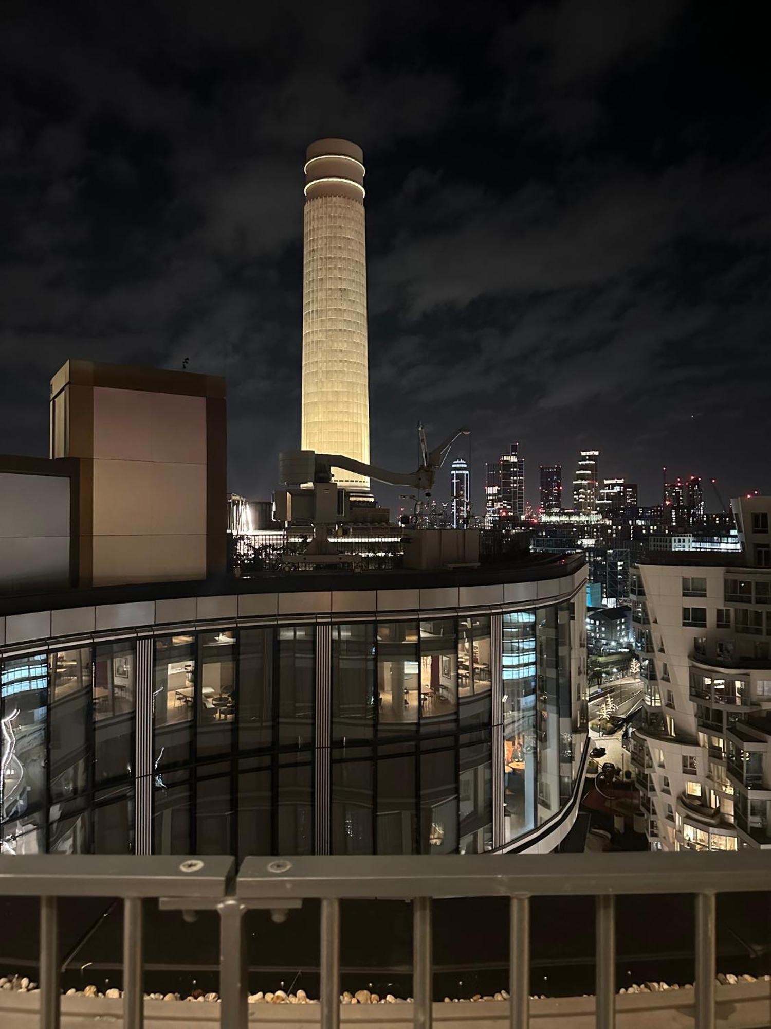 Battersea Power Station Apartment London Exterior photo